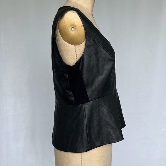 BCBGMaxAzria Black Faux Leather Top Sleeveless Tank Peplum Waist Size Large - Picture 4 of 9